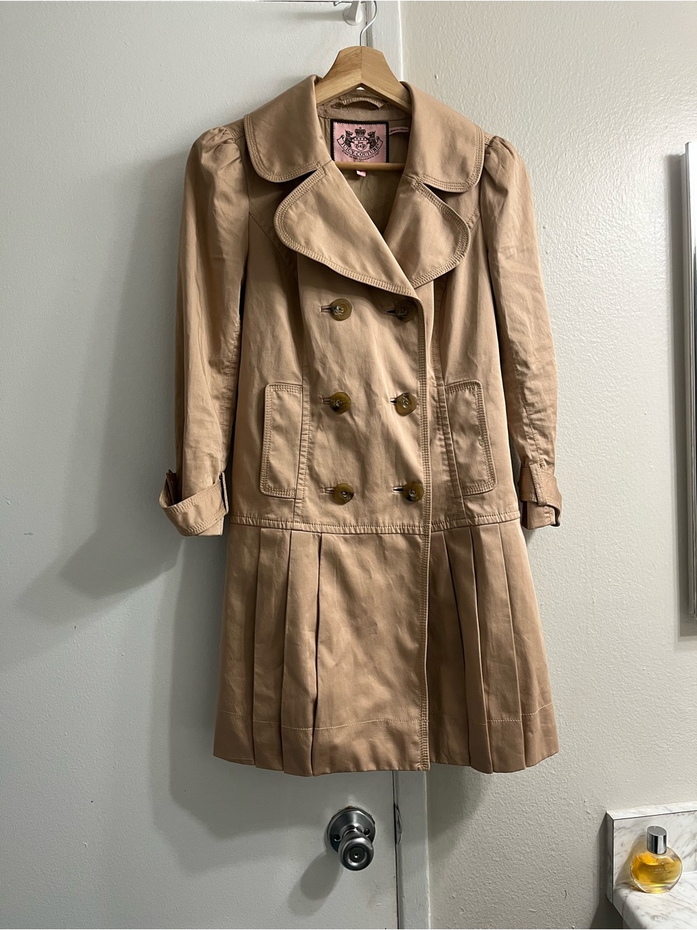 Juicy Couture Tan Double-Breasted Pleated Trench Coat size small petite